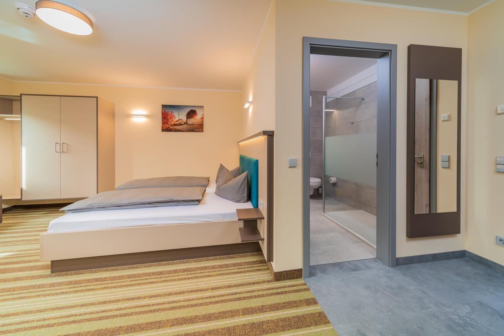 Elly Hostel Freiberg Ngoại thất bức ảnh